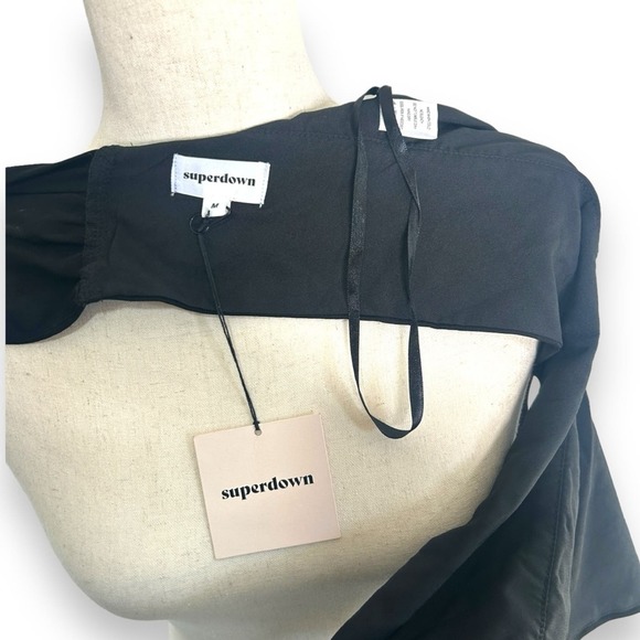 superdown Black Halter Crop Top - Picture 11 of 12